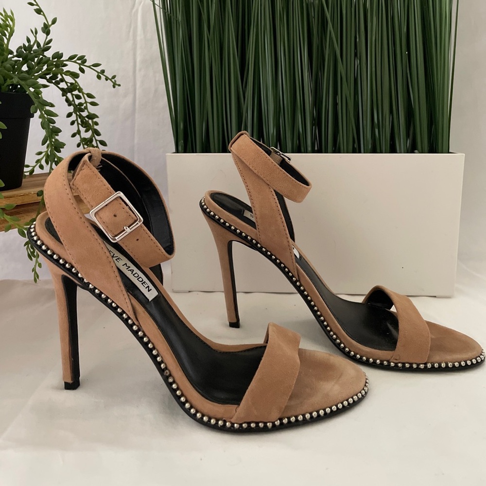 Steve Madden Suede Heels Size 7.